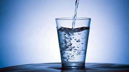 專家指出：水對(duì)健康的重要性，不可忽視。